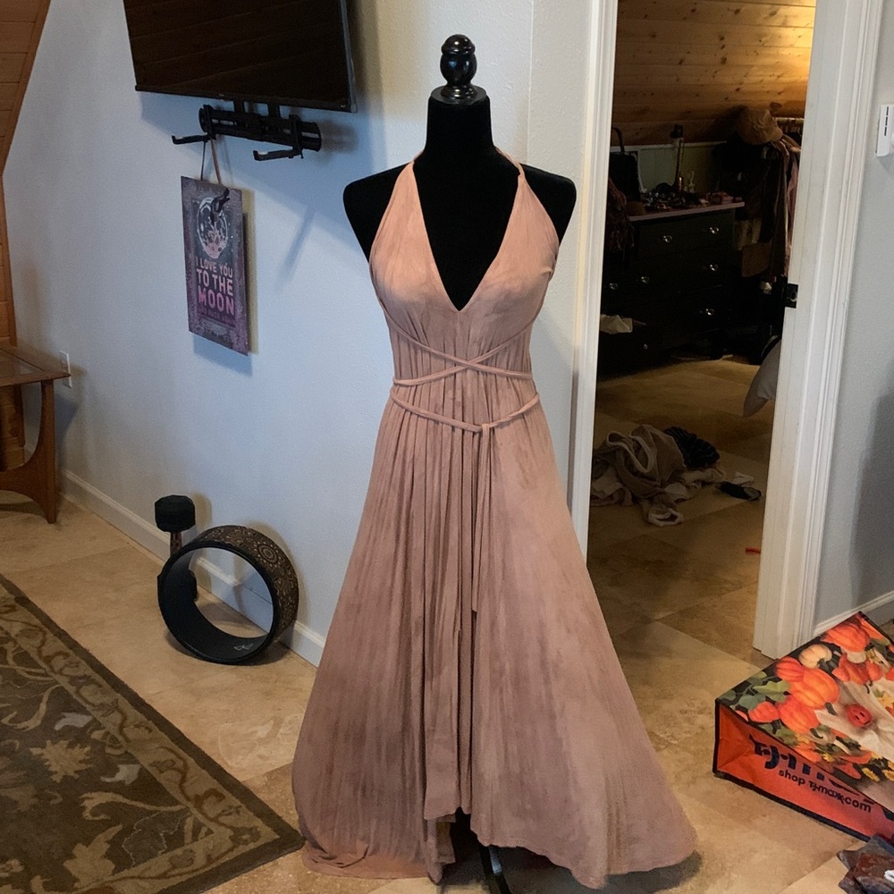 Elegant Halter Maxi Dress in Blush
